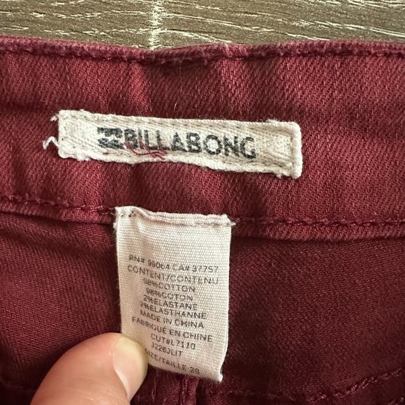 Women's Billabong Red Light Hearted Denim Shorts Size 28 - Picture 3 of 5